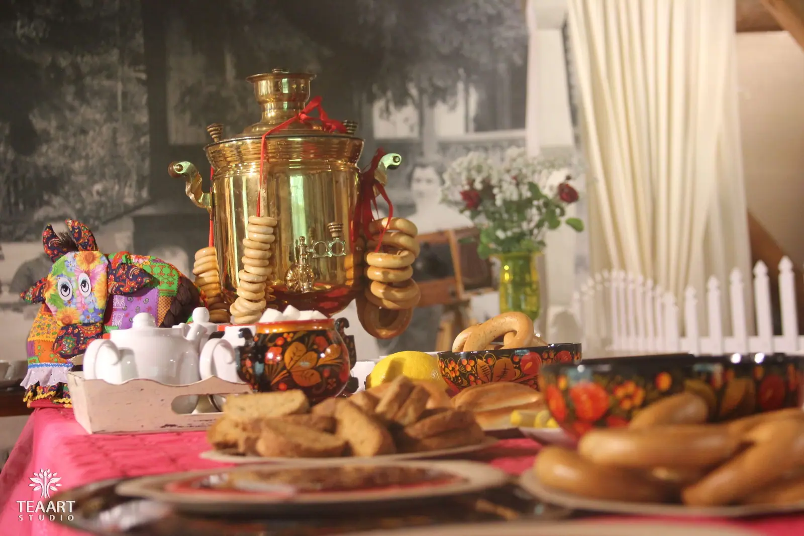 Русское чаепитие с самоваром