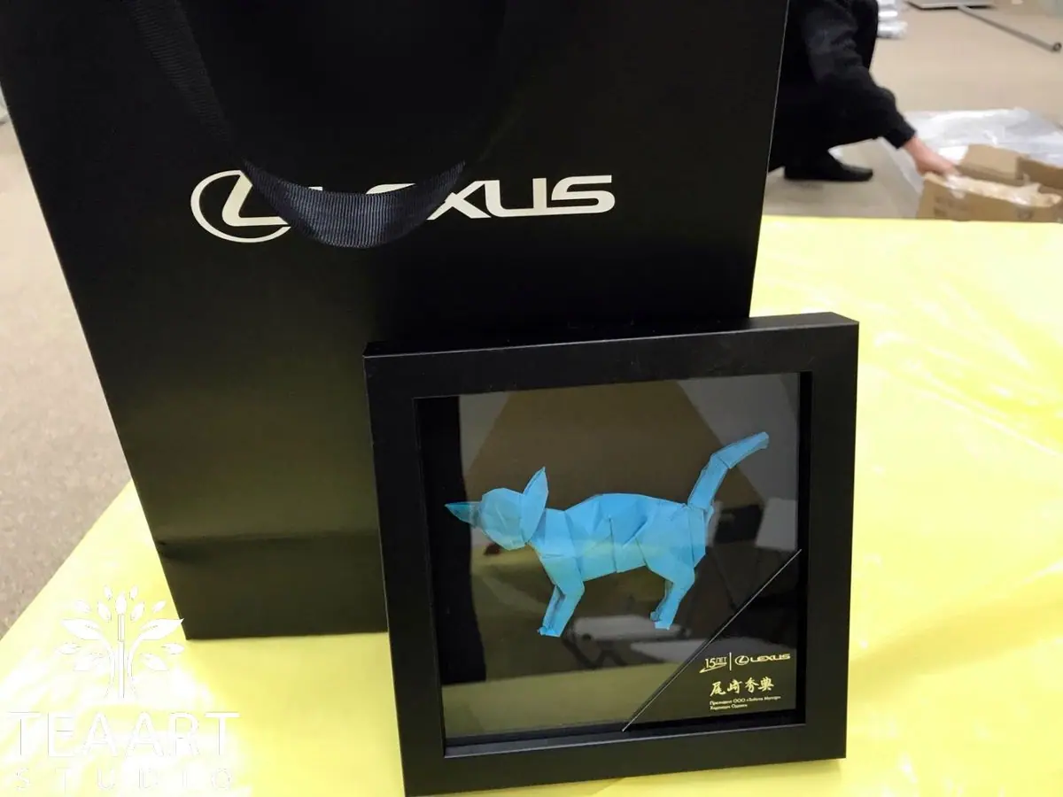 Оригами. Бумажные коты для компании Lexus