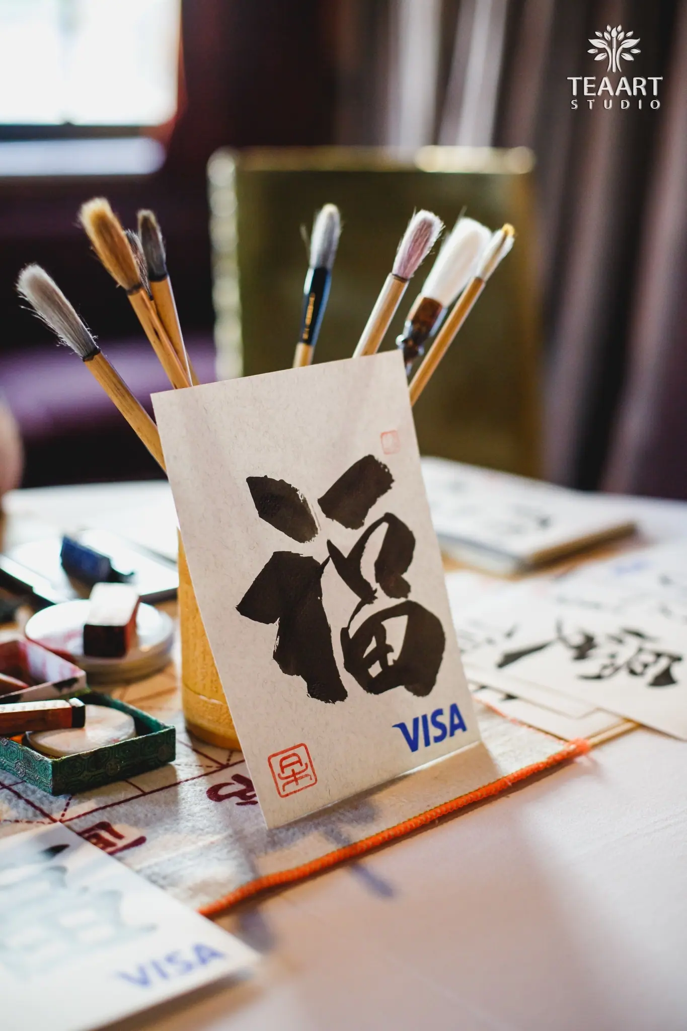 Мастер-класс по японской каллиграфии на корпоративном мероприятии Visa